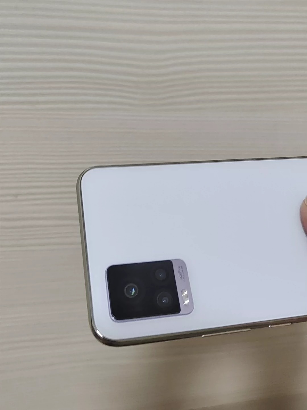 vivo S7 5G 8+128G手机 高通骁龙765 处理器 一体化双模5G 触摸灵敏二手机 有更换过一次最好国产屏。没有屏幕指纹,别的功能正常,原装系!触摸 vivo S7 5G 8+128G手机 高通骁龙765 处理器 一体化双模5G 触摸灵敏二手机 有更换过一次最好国产屏。没有屏幕指纹,别的功能正常,原装系!触摸